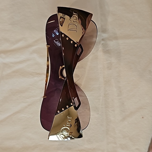 DIOR Vintage Sunglasses with case and cloth case and a cleaning cloth  also box - Picture 10 of 10